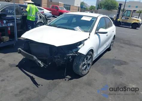 2021 Kia Forte Lxs z USA, uszkodzony, nr VIN 3KPF24AD8ME403914